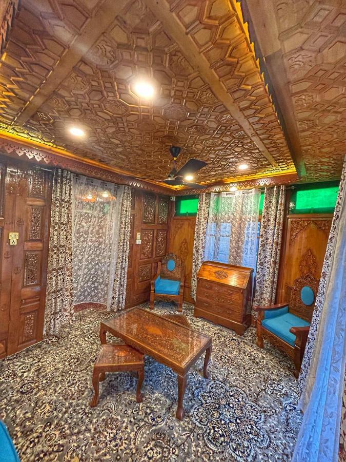 Отель Exotic Young Shreen Houseboat Сринагар Экстерьер фото