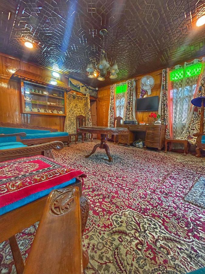 Отель Exotic Young Shreen Houseboat Сринагар Экстерьер фото